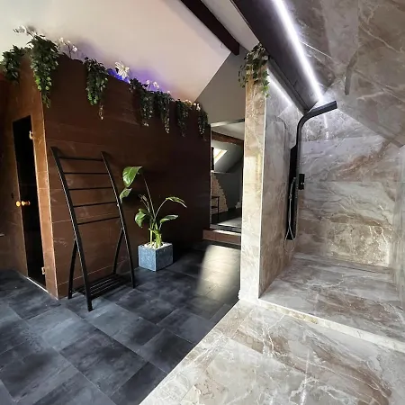 A L'orée Des Bois - Piscine Chauffée - *